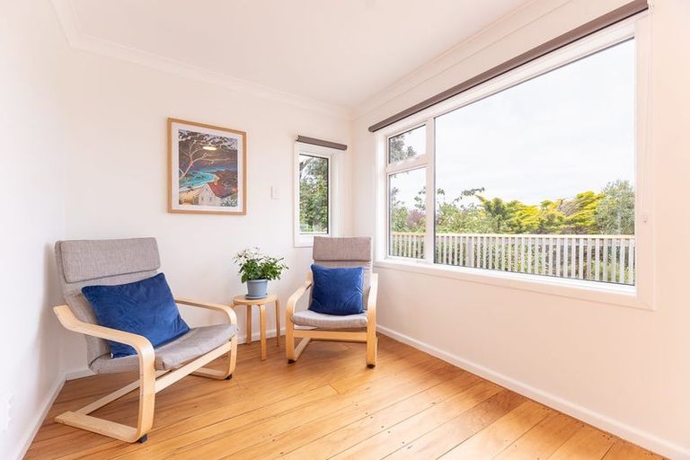 Photo of property in 16 Allen Road, Raumati Beach, Paraparaumu, 5032