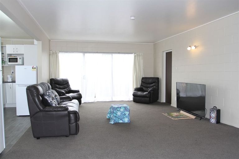 Photo of property in 1/41 Koromiko Street, New Lynn, Auckland, 0600