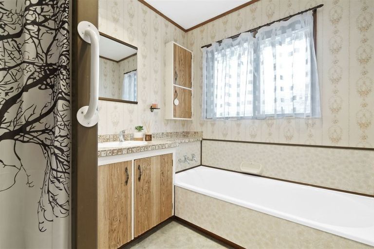 Photo of property in 2/6 Lupton Road, Manurewa, Auckland, 2102