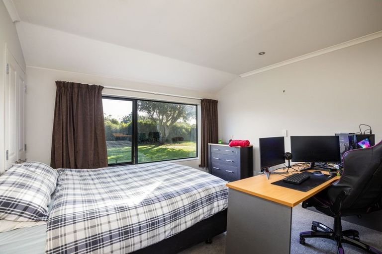 Photo of property in 395 Manutahi Road, Lepperton, New Plymouth, 4373