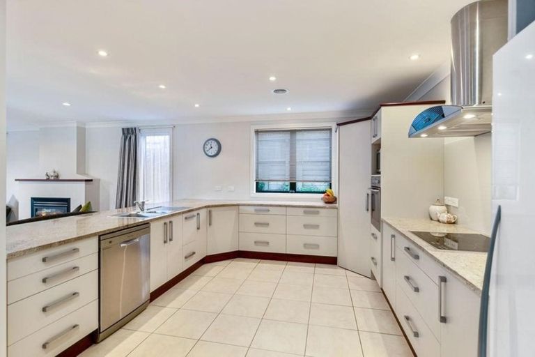 Photo of property in 44 Furlong Crescent, Churton Park, Wellington, 6037