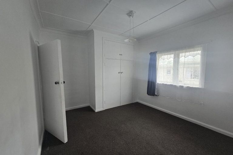 Photo of property in 2 Cambridge Street, Gonville, Whanganui, 4501