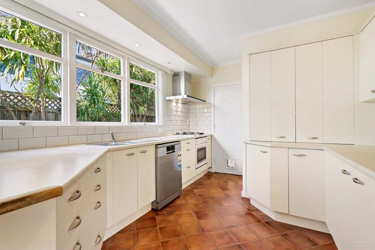 Photo of property in 16a Selwyn Road, Cockle Bay, Auckland, 2014