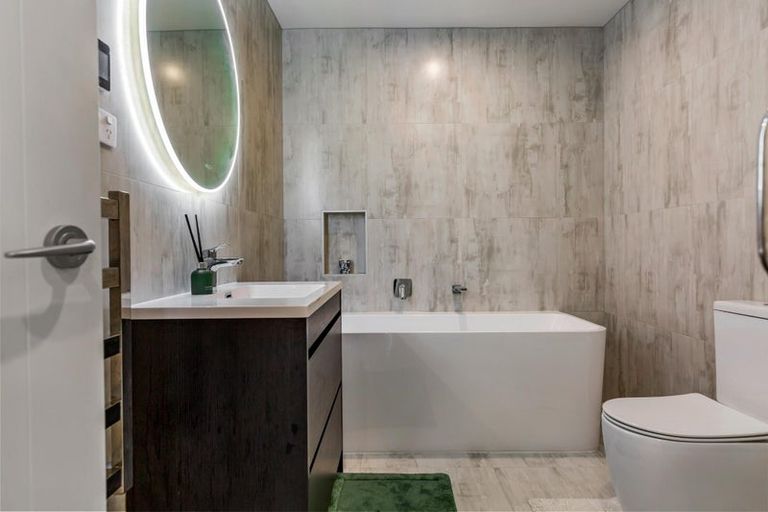 Photo of property in 24 Lumbarda Drive, Kumeu, 0810