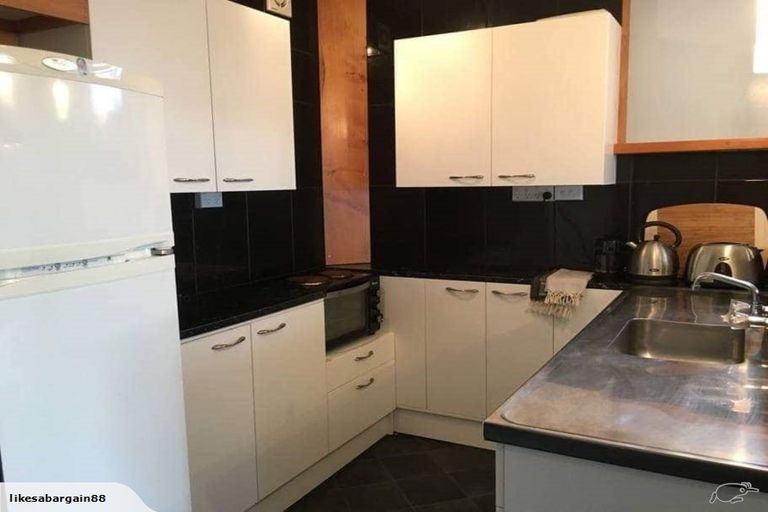 Photo of property in 25 Porter Crescent, Helensville, 0800