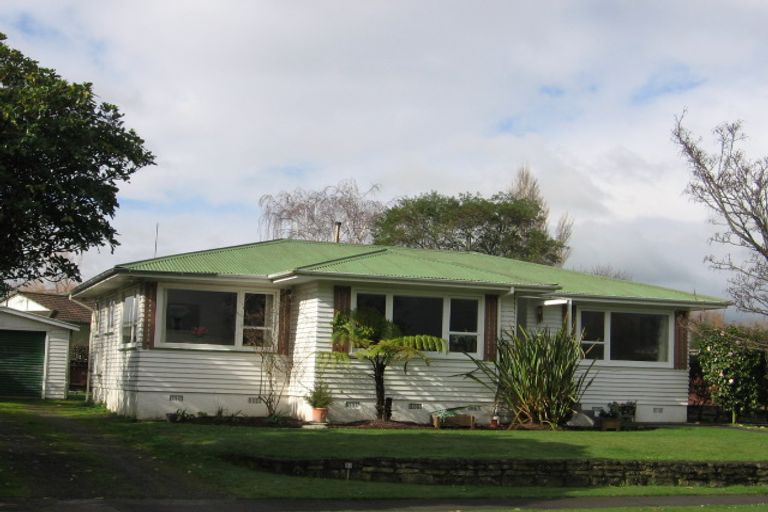 Photo of property in 31 Escort Grove, Awapuni, Palmerston North, 4412