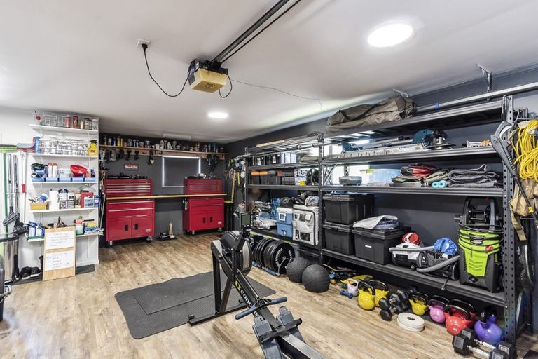 Photo of property in 10 Glen Loch Place, Paraparaumu, 5032