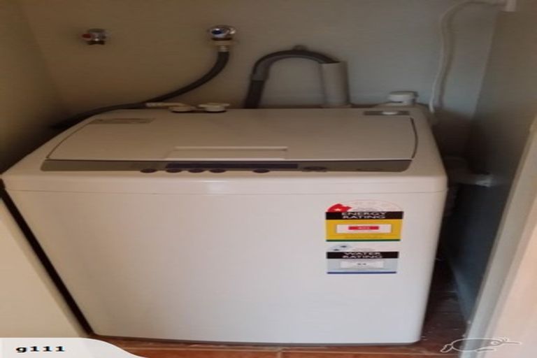 Photo of property in 3/2 Scarboro Terrace, Murrays Bay, Auckland, 0630