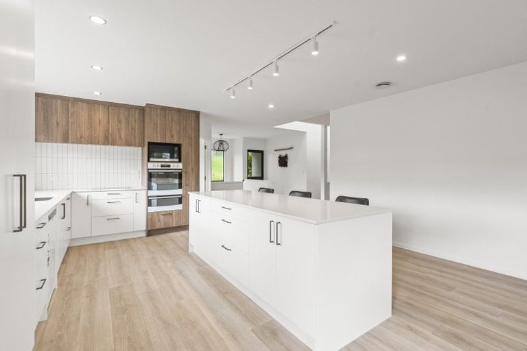 Photo of property in 248 Kauri View Road, Opaheke, Papakura, 2584