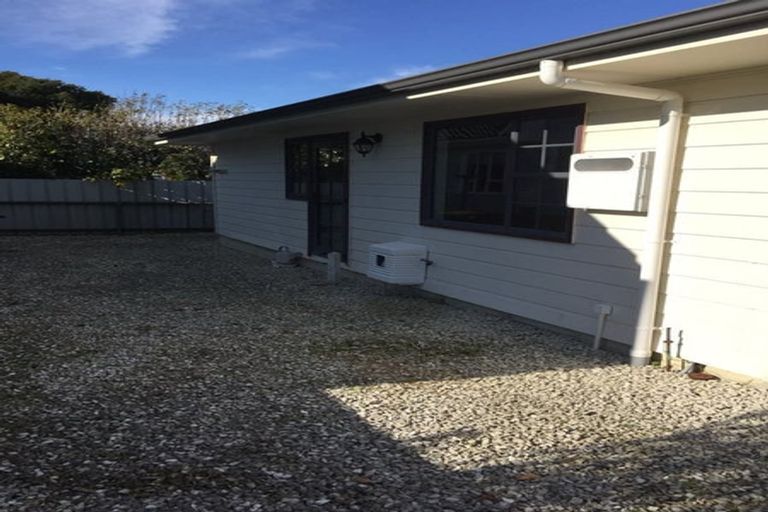 Photo of property in 1a Roy Street, Tawa, Wellington, 5028