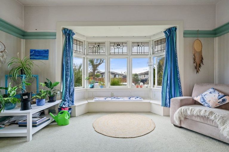 Photo of property in 181 Bowhill Road, New Brighton, Christchurch, 8083