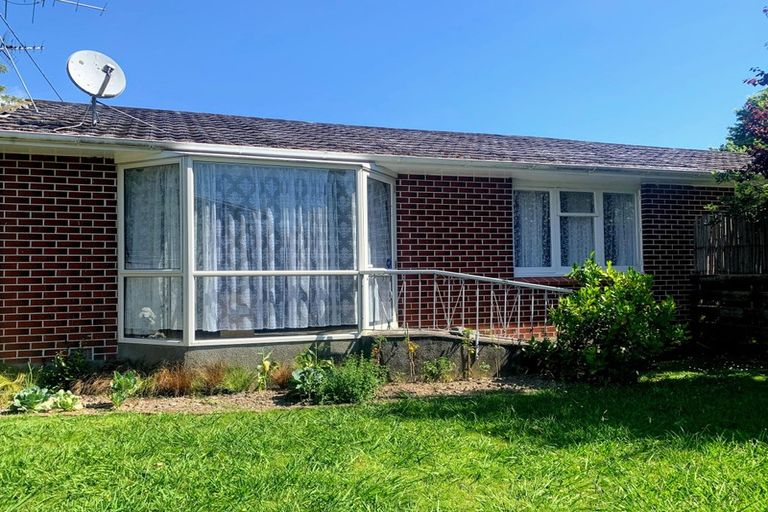 Photo of property in 6a Sunbrae Drive, Silverstream, Upper Hutt, 5019