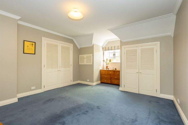 Photo of property in 69 Glenross Street, Glenross, Dunedin, 9011