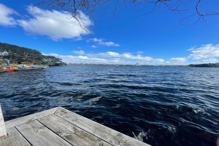 Photo of property in 306 Hurstmere Road, Takapuna, Auckland, 0622