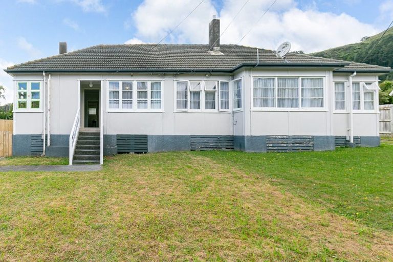 Photo of property in 3-5 Toomath Street, Naenae, Lower Hutt, 5011