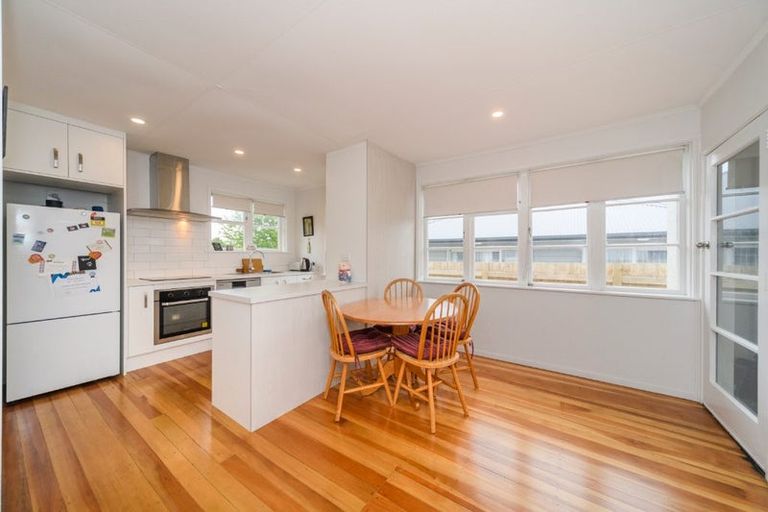 Photo of property in 2 Forth Terrace, Roslyn, Palmerston North, 4414