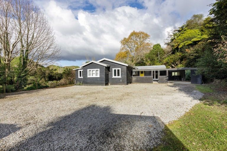 Photo of property in 822 Motukawa Road, Tarata, Inglewood, 4387