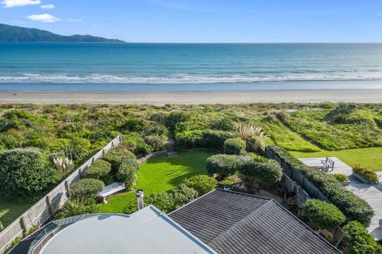 Photo of property in 17 Oratia Street, Waikanae Beach, Waikanae, 5036
