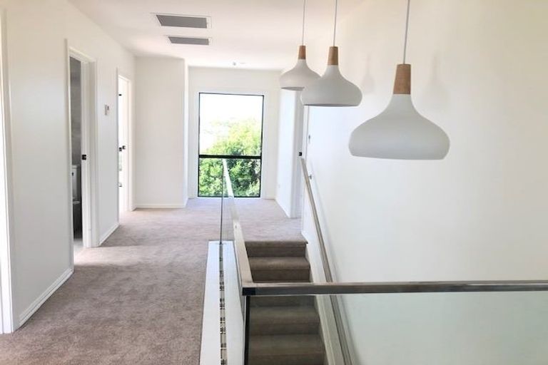 Photo of property in 12c Newhaven Terrace, Mairangi Bay, Auckland, 0630