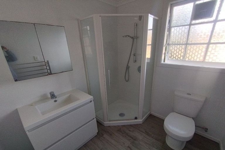 Photo of property in 24 Thurleigh Grove, Karori, Wellington, 6012