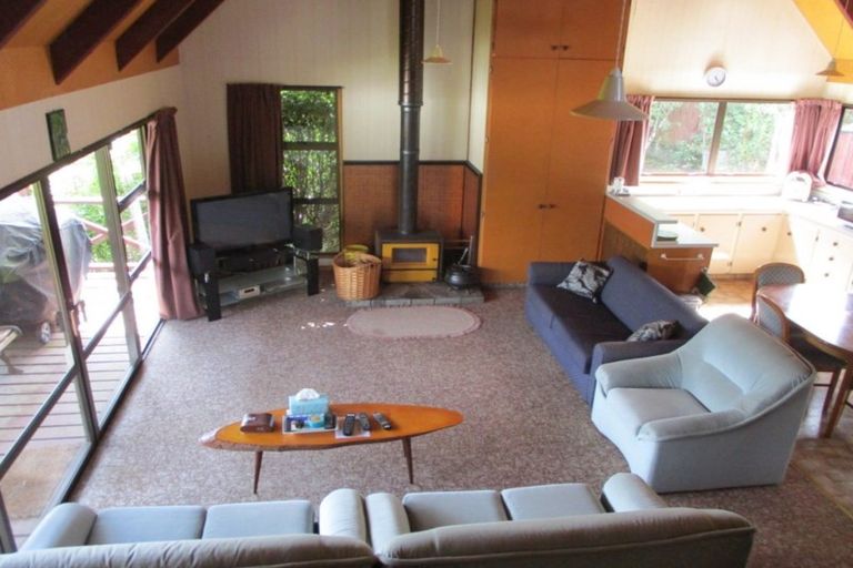 Photo of property in 15 Ivy Terrace, Moana, 7872