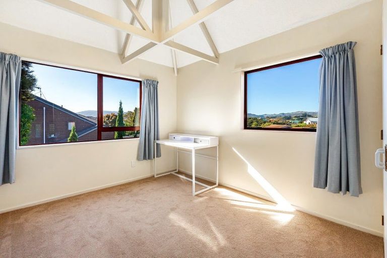 Photo of property in 16 James Cook Drive, Whitby, Porirua, 5024