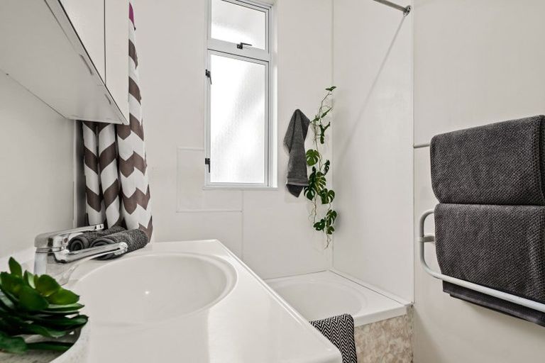 Photo of property in 43 Lyn Street, Lynmouth, New Plymouth, 4310