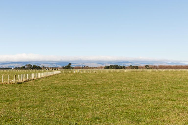 Photo of property in 55 The Strand, Fitzherbert, Palmerston North, 4410