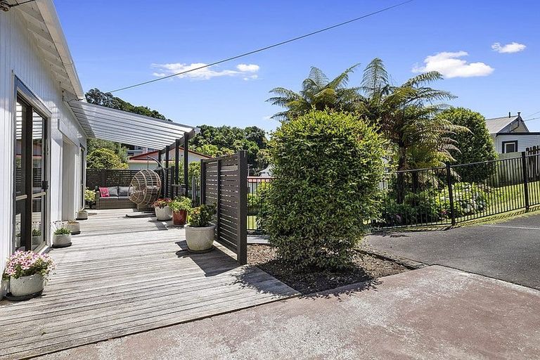 Photo of property in 72 Cutfield Road, New Plymouth, 4310