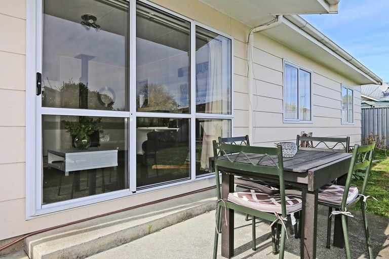 Photo of property in 8a Tukes Place, Greenmeadows, Napier, 4112