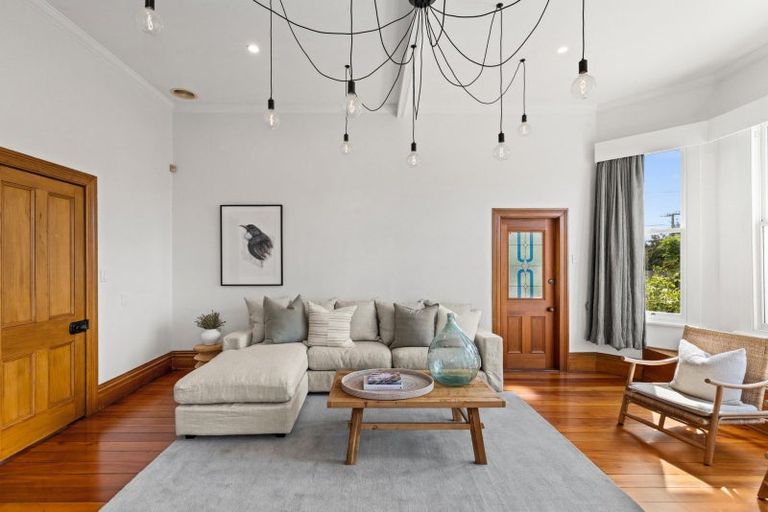 Photo of property in 49 Te Aute Road, Havelock North, 4130