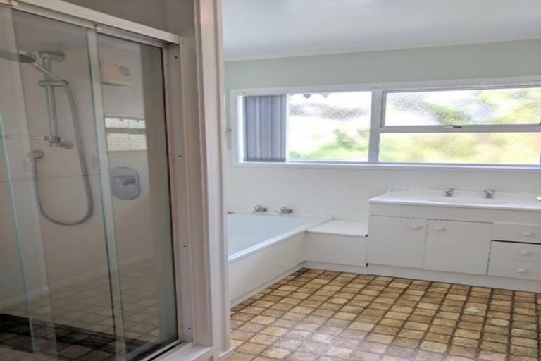 Photo of property in 6 Bellcroft Place, Belmont, Auckland, 0622