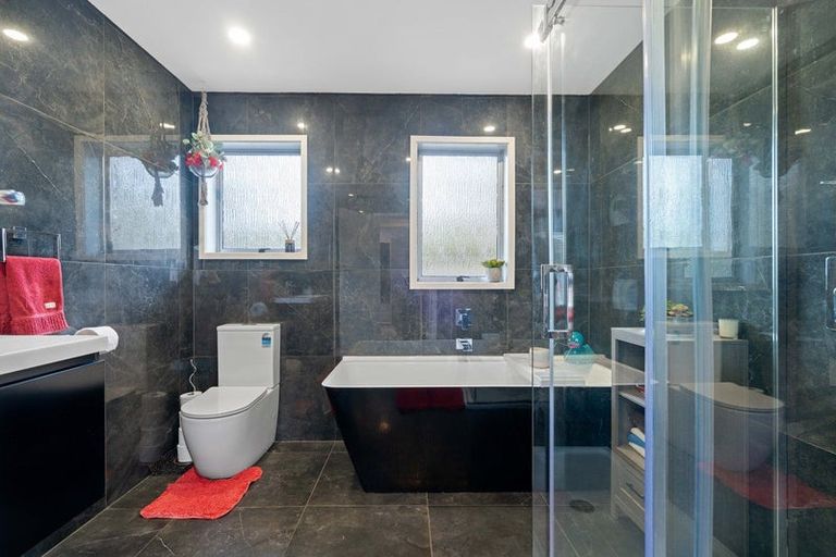 Photo of property in 22 Glenora Place, Hornby, Christchurch, 8042