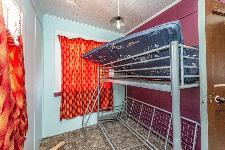 Photo of property in 25 Manuka Street, Castlecliff, Whanganui, 4501