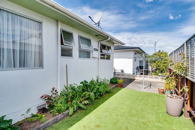 Photo of property in 2/23 Latham Street, Napier South, Napier, 4110