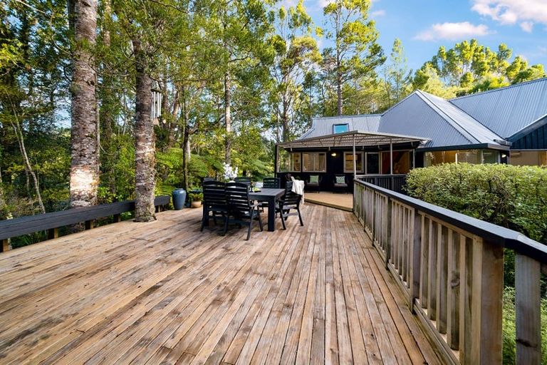 Photo of property in 19 Fawcett Road, Laingholm, Auckland, 0604