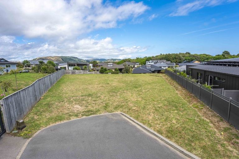 Photo of property in 10 Piwakawaka Way, Waikanae, 5036