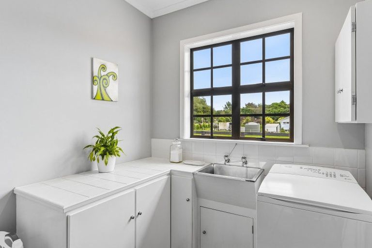 Photo of property in 15 Koputaroa Road, Levin, 5575