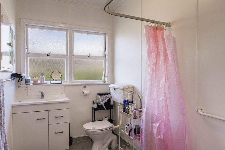 Photo of property in 2/210 Grove Road, Mayfair, Hastings, 4122