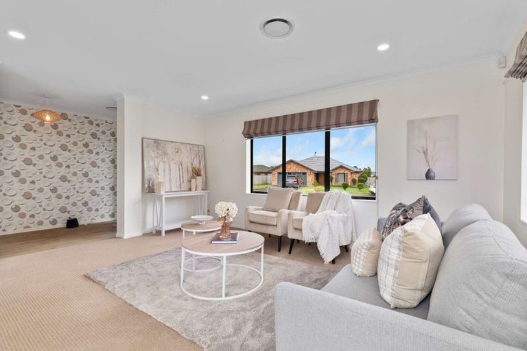 Photo of property in 7 Wroxton Place, Waiuku, 2123