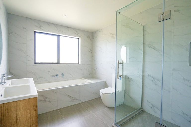 Photo of property in 18a Domain Road, Weymouth, Auckland, 2103