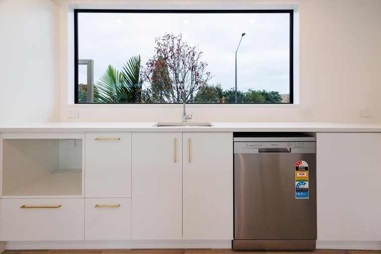 Photo of property in 33 Botanical Road, Takaro, Palmerston North, 4412