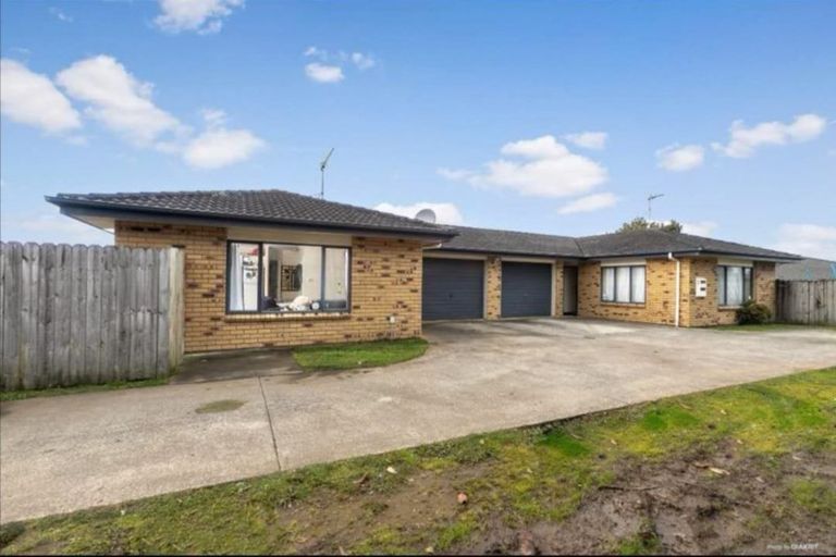 Photo of property in 15 Kaimoana Street, Weymouth, Auckland, 2103