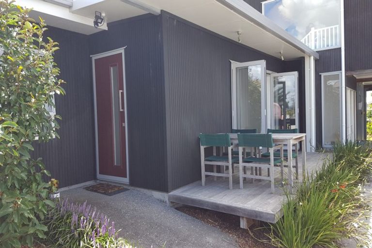 Photo of property in 2/86 Jutland Road, Hauraki, Auckland, 0622