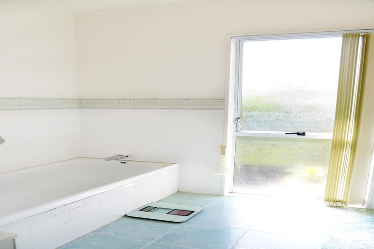 Photo of property in 4 Dalmahoy Place, Wattle Downs, Auckland, 2103