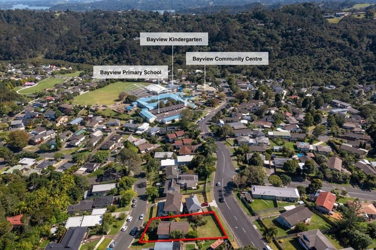 Photo of property in 7 Simon Ellice Drive, Bayview, Auckland, 0629