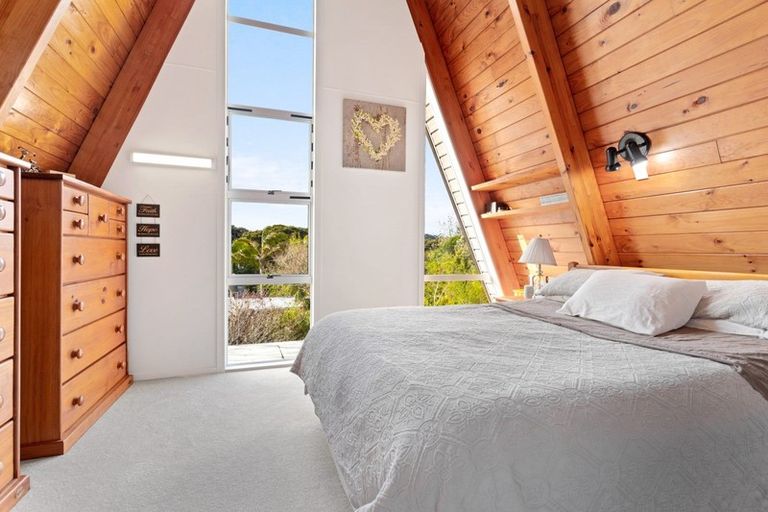 Photo of property in 34 Ferry Parade, Herald Island, Auckland, 0618