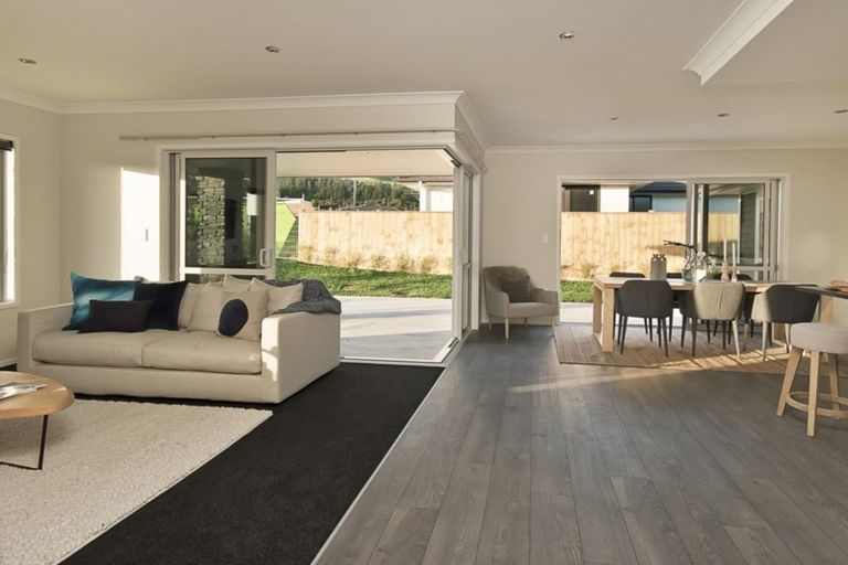 Photo of property in 25 Colombo Road, Waiuku, 2123