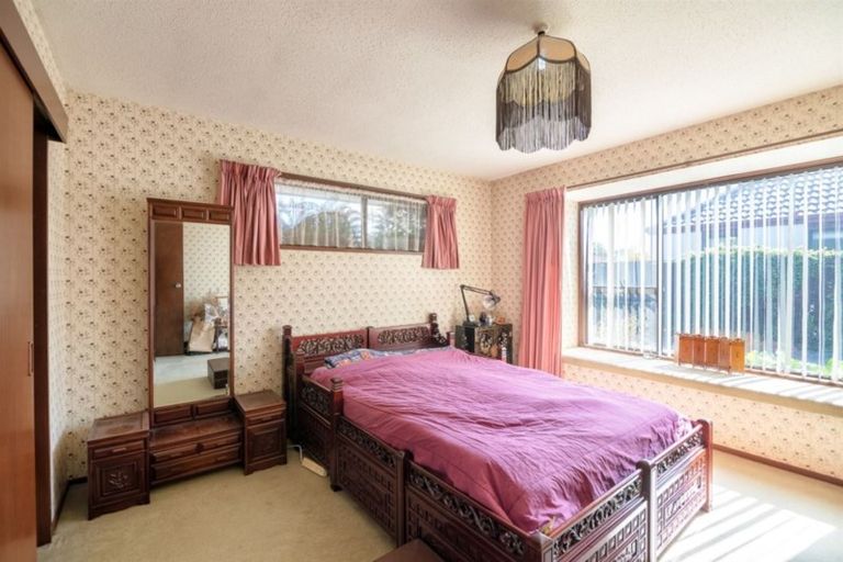 Photo of property in 41 Karnak Crescent, Russley, Christchurch, 8042