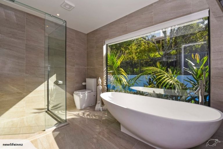 Photo of property in 64b Heathcote Road, Castor Bay, Auckland, 0620